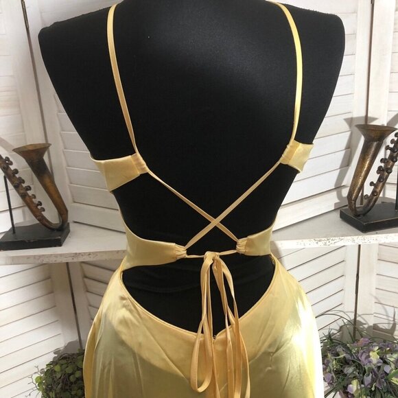 Blondie Nites Yellow Satin A Line Prom Dress Size 5 - Picture 6 of 11